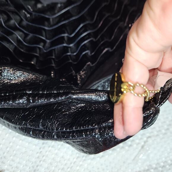 BIG BUDDHA GUC VEGAN LEATHER LAURA FLOWER SHOULDER BAG - Picture 7 of 7